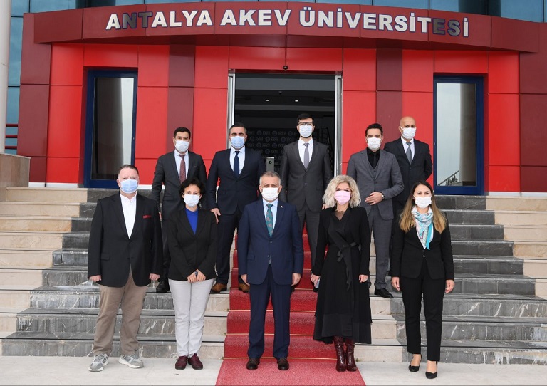 vali yazici antalya akev universitesi ni ziyaret etti medihaber antalya